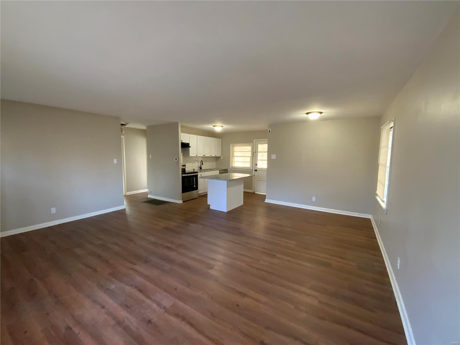 9831 Eastdell Drive Property Photo 3