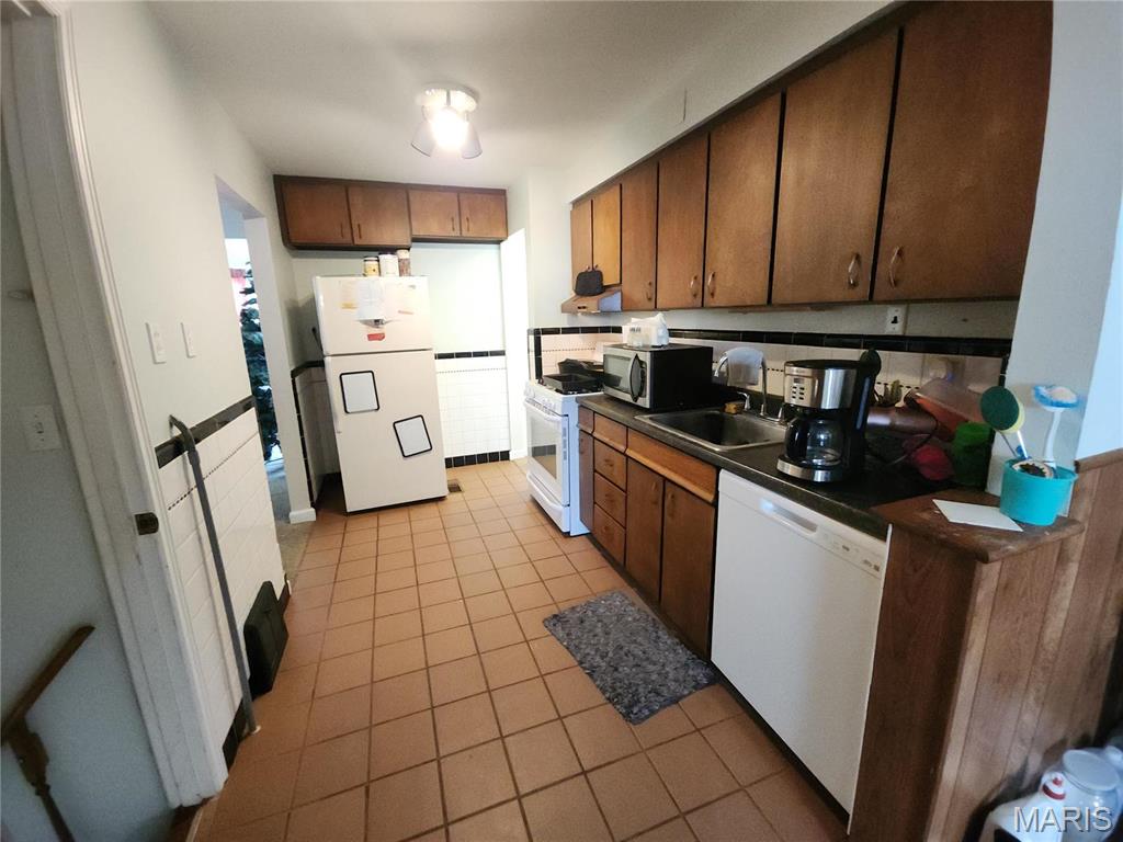 1238 Hoyt Drive Property Photo 4