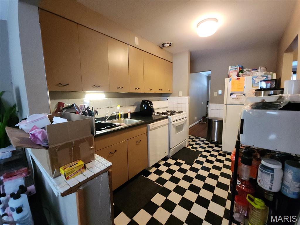 1111 Addison Drive Property Photo 4