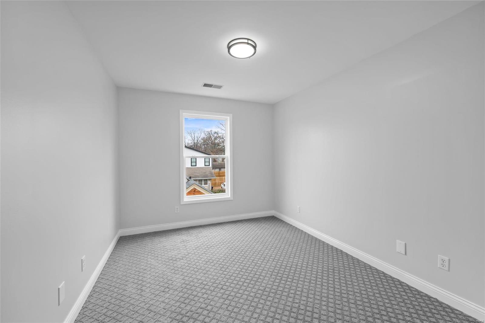 211 Midway Ave Property Photo 49