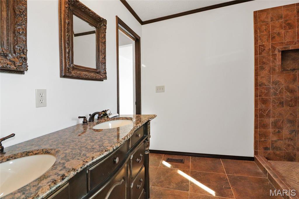 10221 County Road 152 Property Photo 33