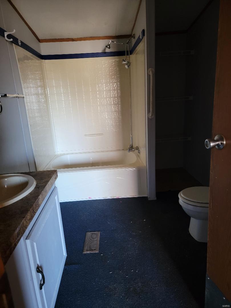 57 Woodland Lakes 32 Property Photo 12