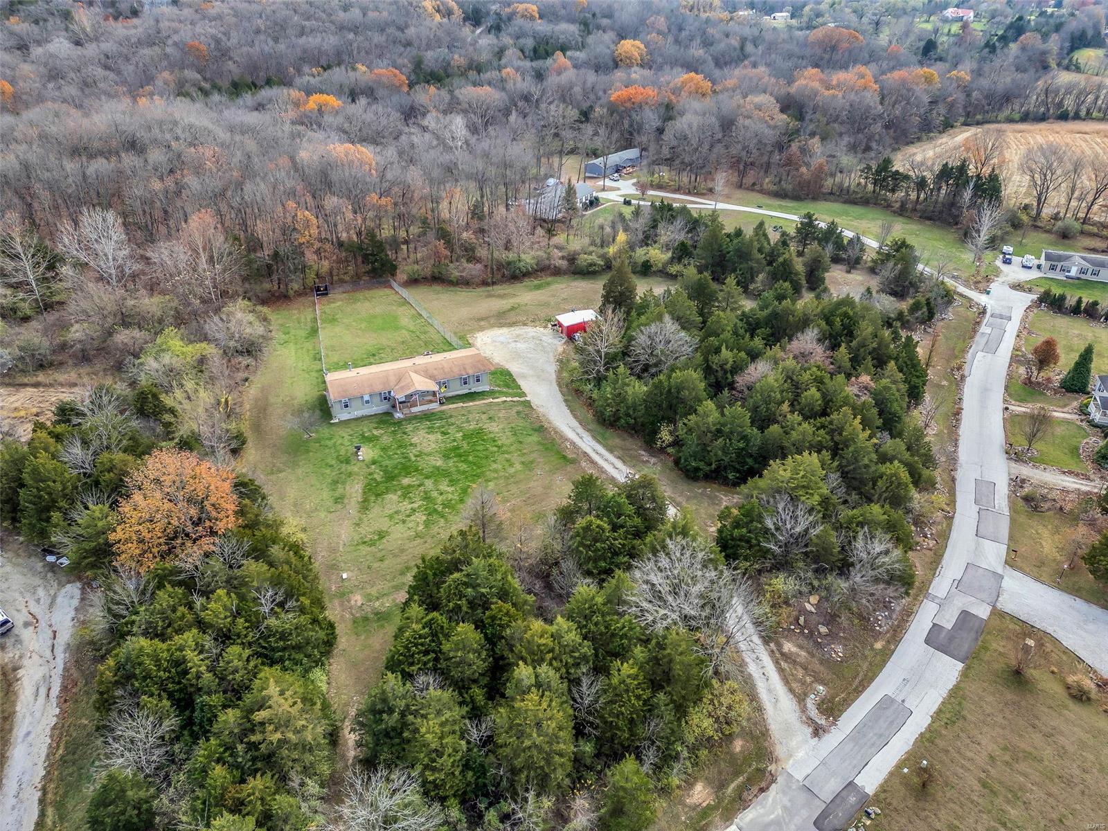 4029 E Shore Drive Property Photo 2