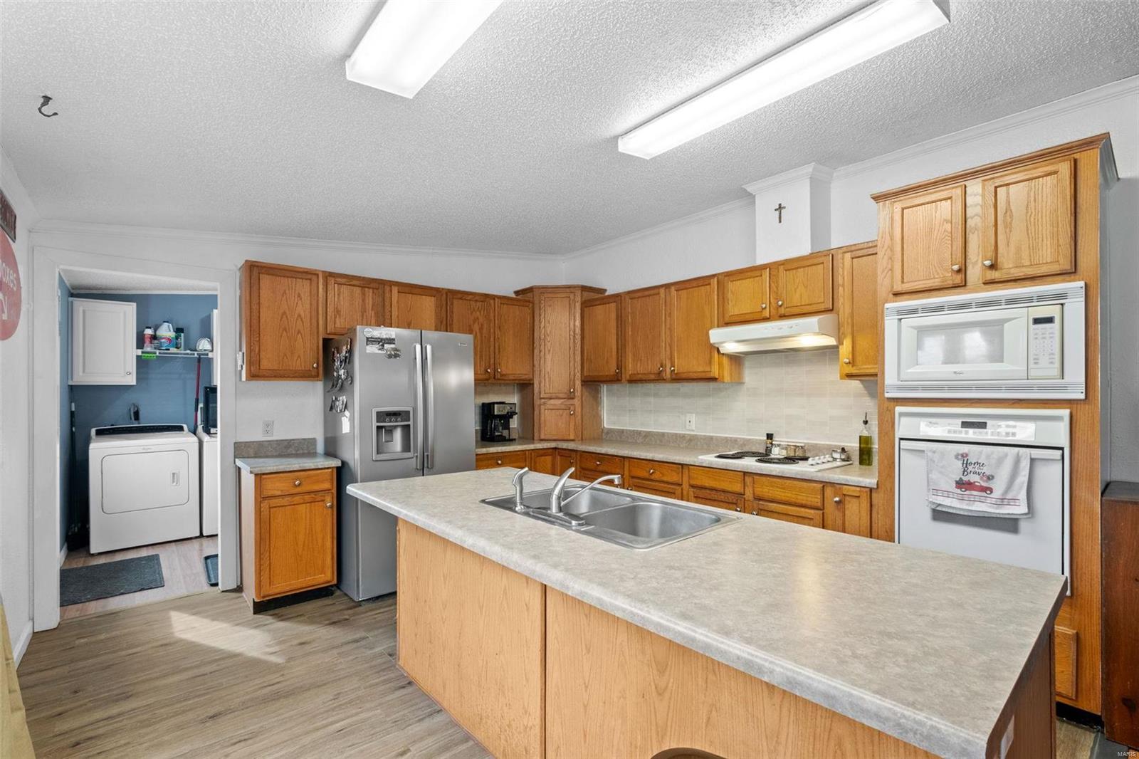 4029 E Shore Drive Property Photo 5