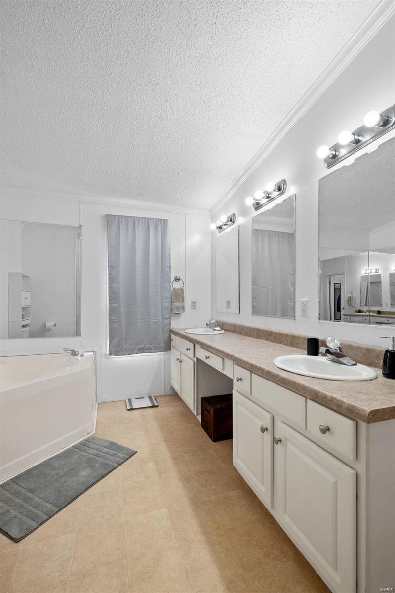 4029 E Shore Drive Property Photo 22