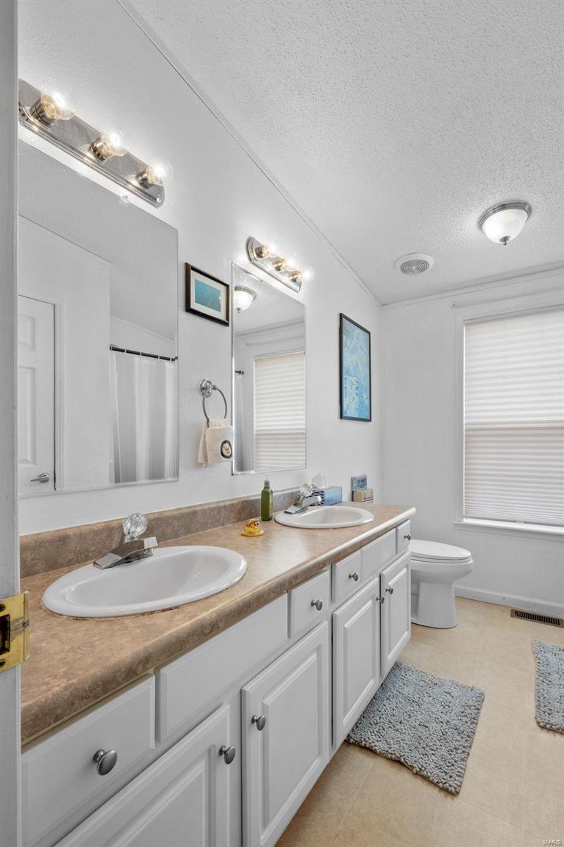 4029 E Shore Drive Property Photo 28