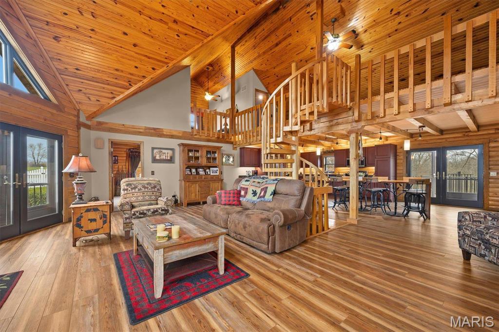 7467 Walshville Trail Property Photo 5