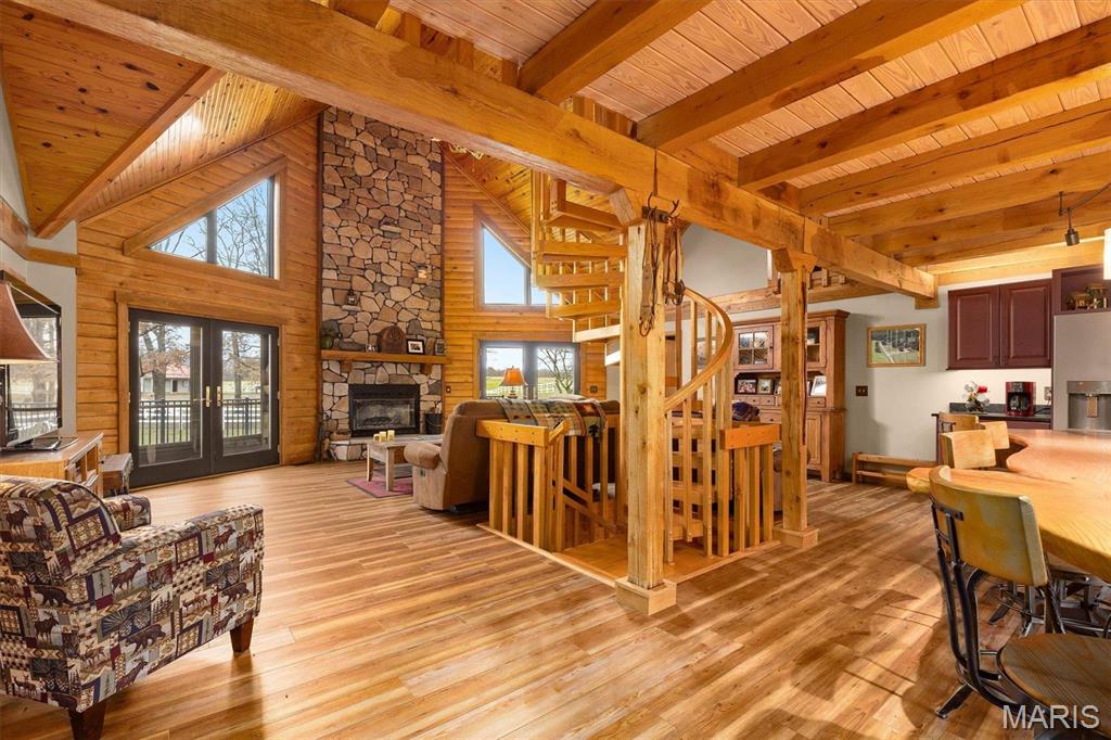 7467 Walshville Trail Property Photo 7