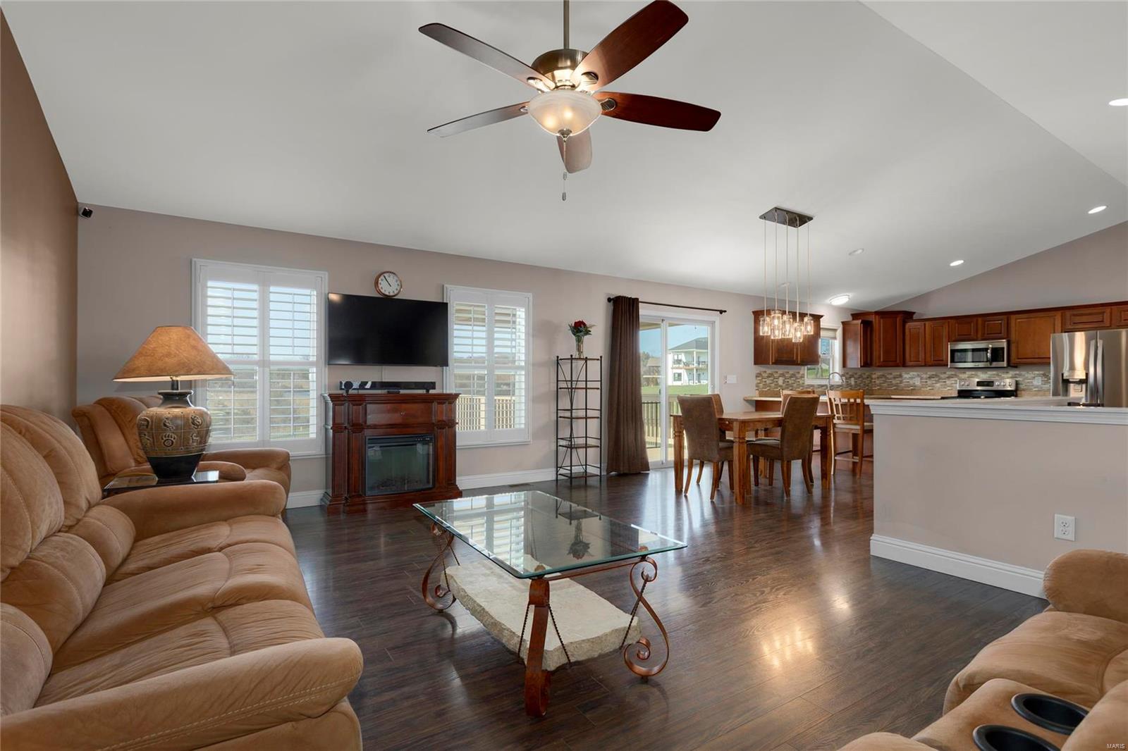 643 Crestfall Drive Property Photo 4