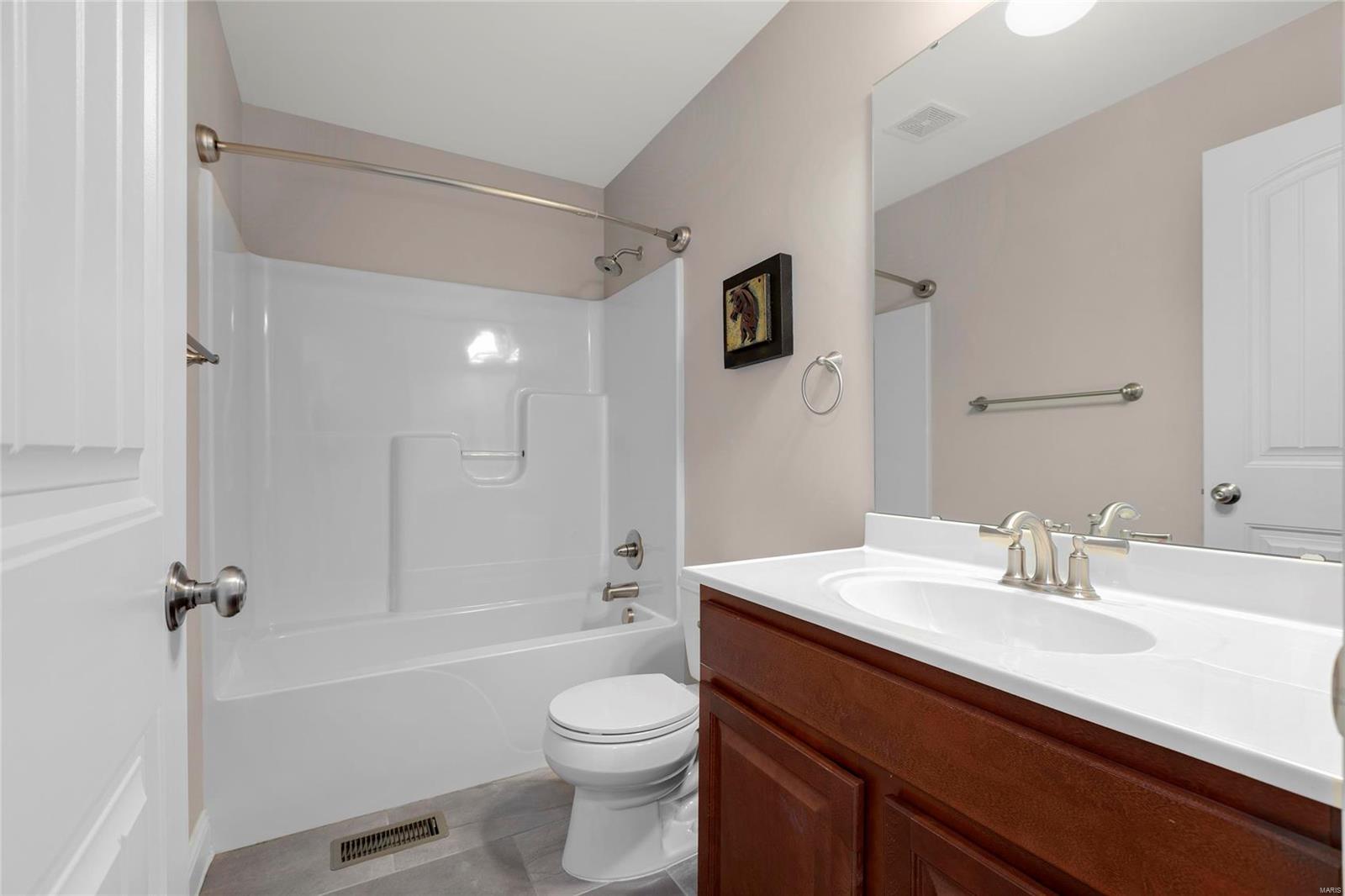 643 Crestfall Drive Property Photo 11