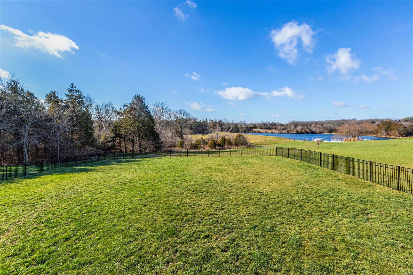 643 Crestfall Drive Property Photo 16