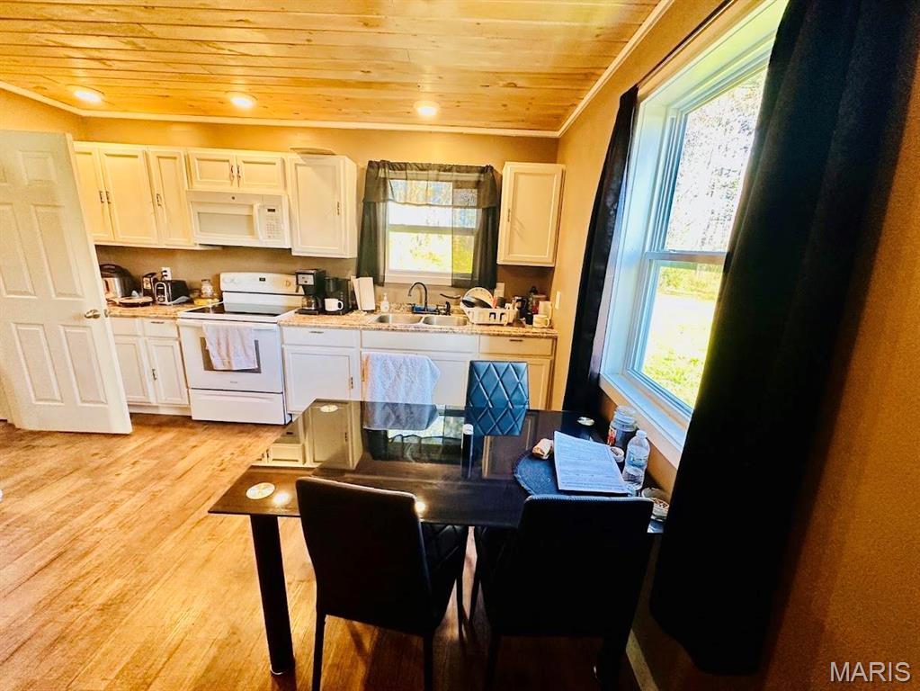 7922 Old Alton Road Property Photo 2