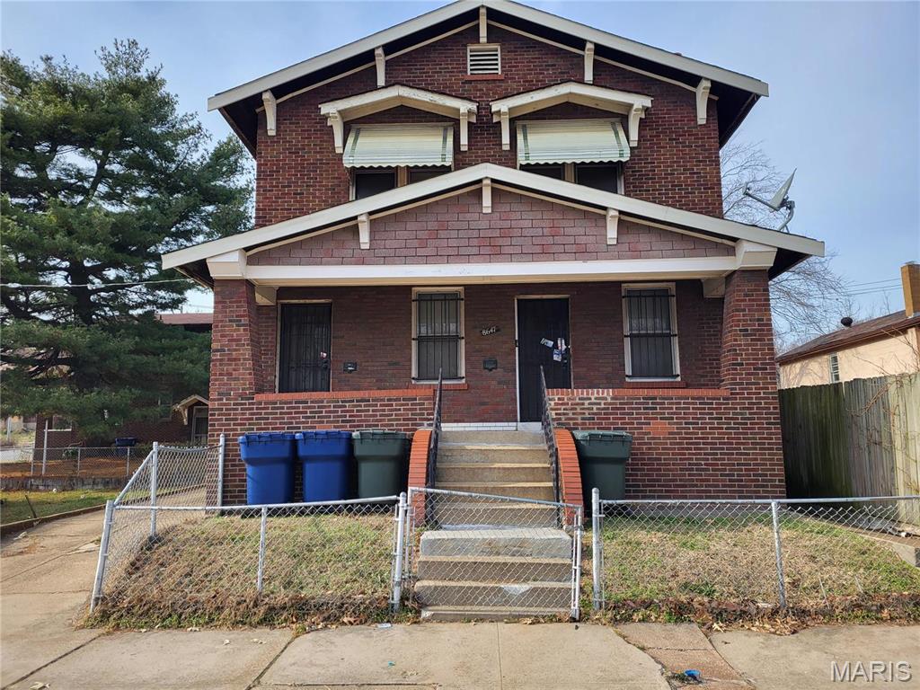 8647 N Broadway Property Photo 1