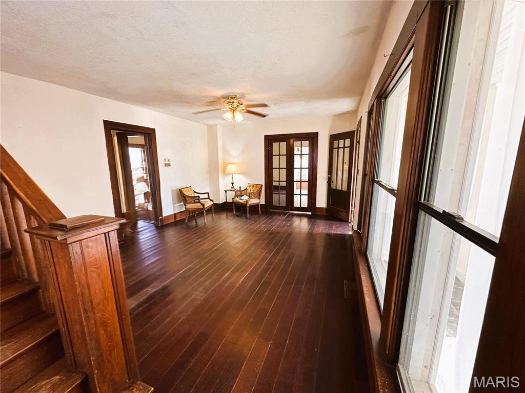 401 N Pine Property Photo 5