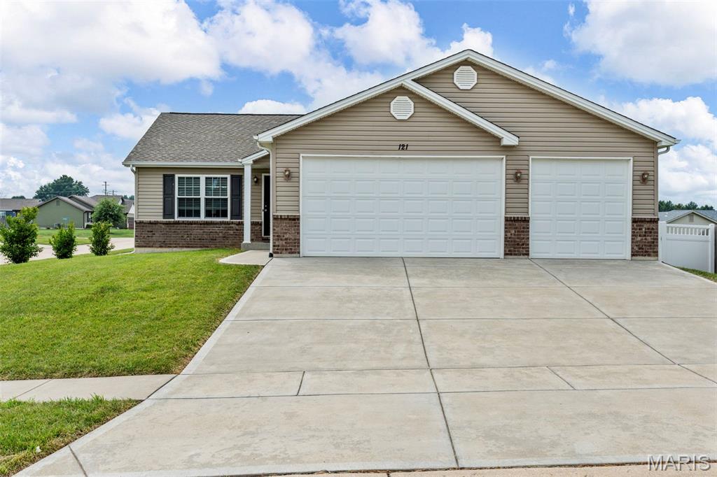 121 Williamsburg Lane