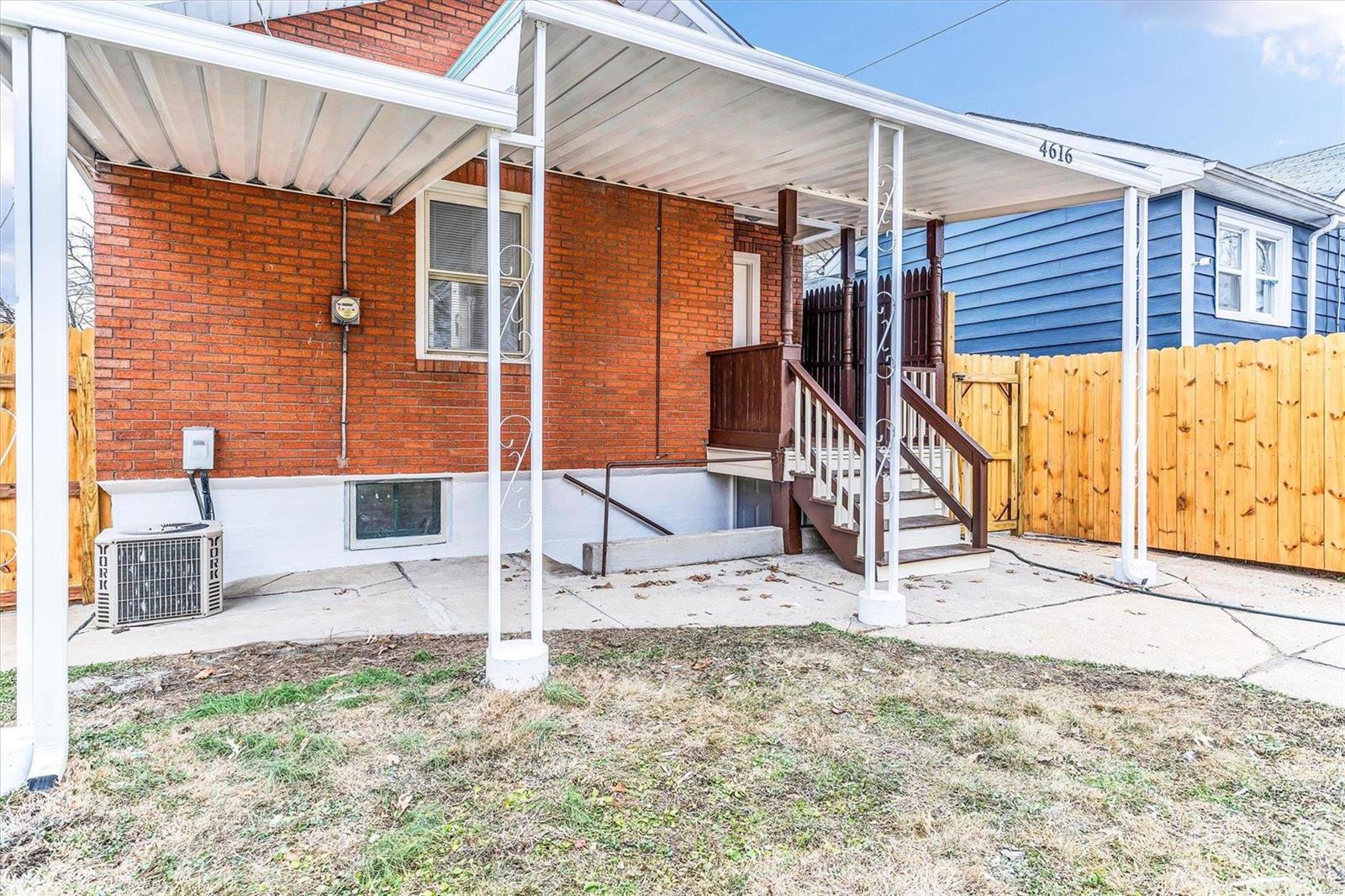 4616 S Spring Avenue Property Photo 22