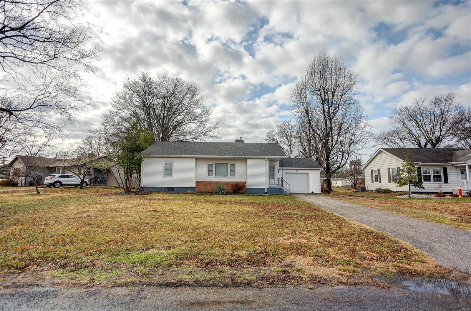 1501 Glen Vista Drive Property Photo 1