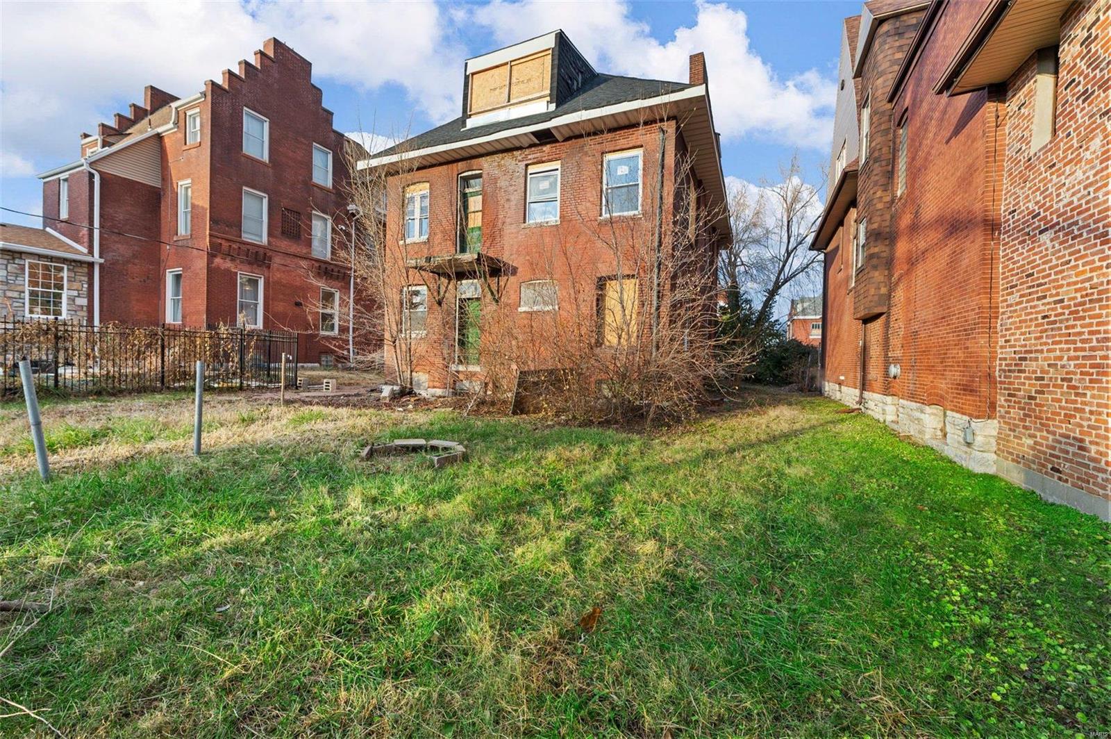 4266 Washington Boulevard Property Photo 7