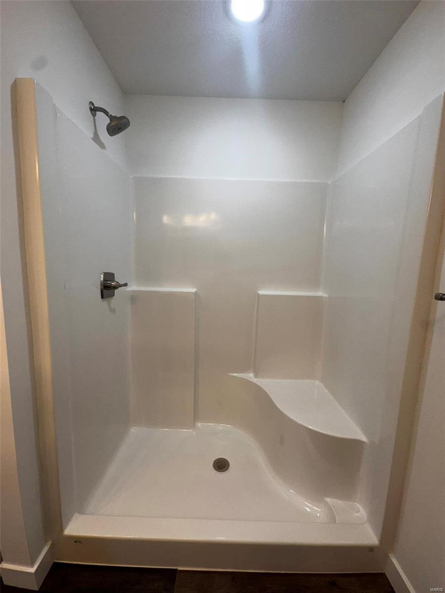112 Daniels Ct. Property Photo 24