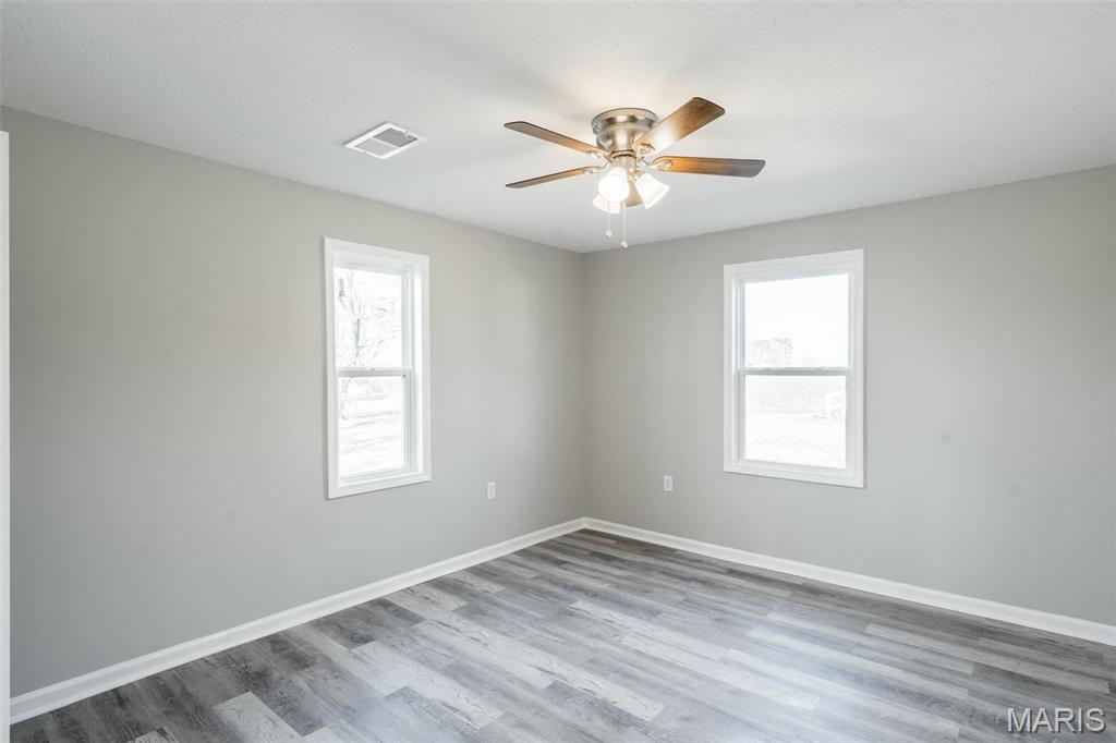 121 W Hicks St Property Photo 4