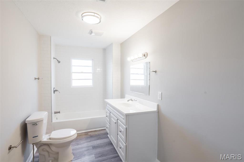 121 W Hicks St Property Photo 7