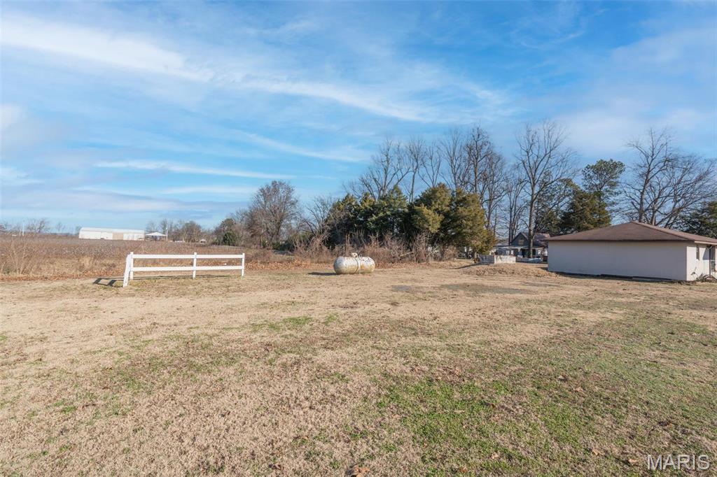 121 W Hicks St Property Photo 11