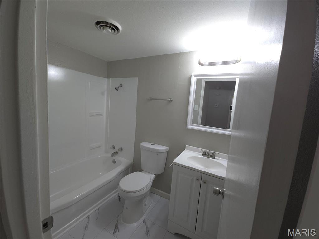 10468 Halls Ferry Road Property Photo 9
