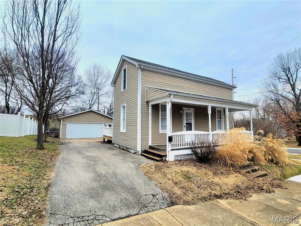 305 Macarthur Street Property Photo 1