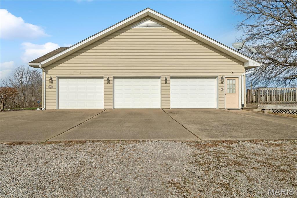 253 Sapphire Lane Property Photo 3