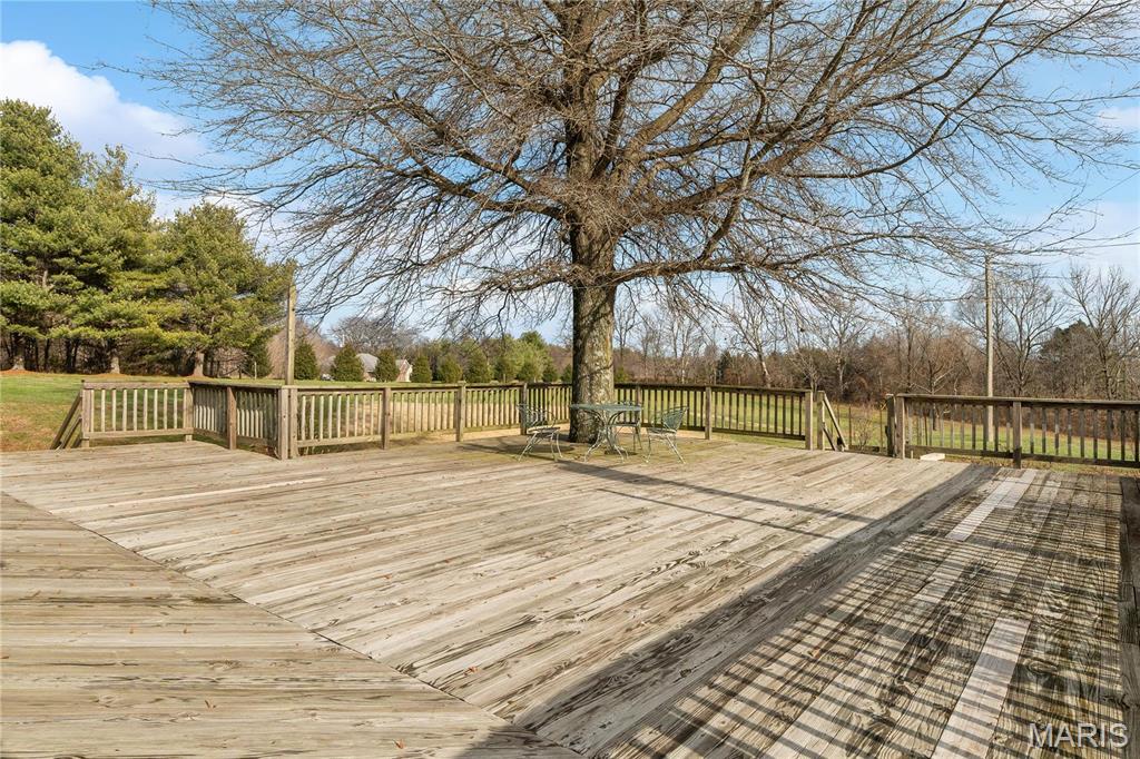 253 Sapphire Lane Property Photo 4