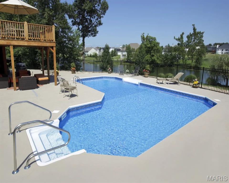 2314 Longest Drive Property Photo 4