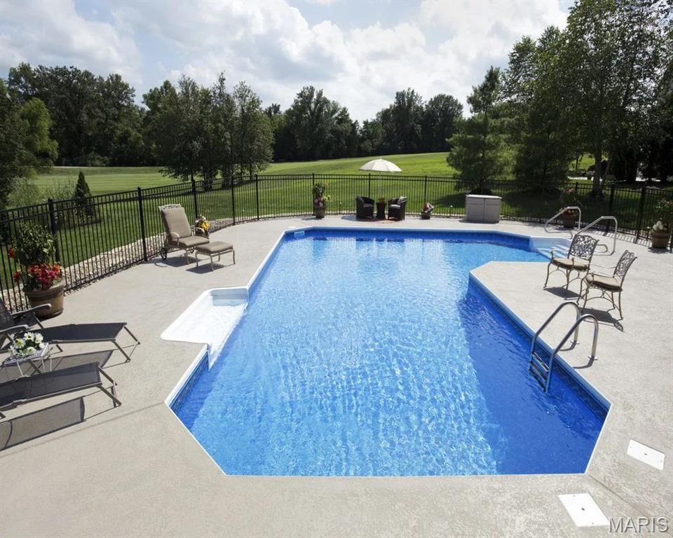 2314 Longest Drive Property Photo 5
