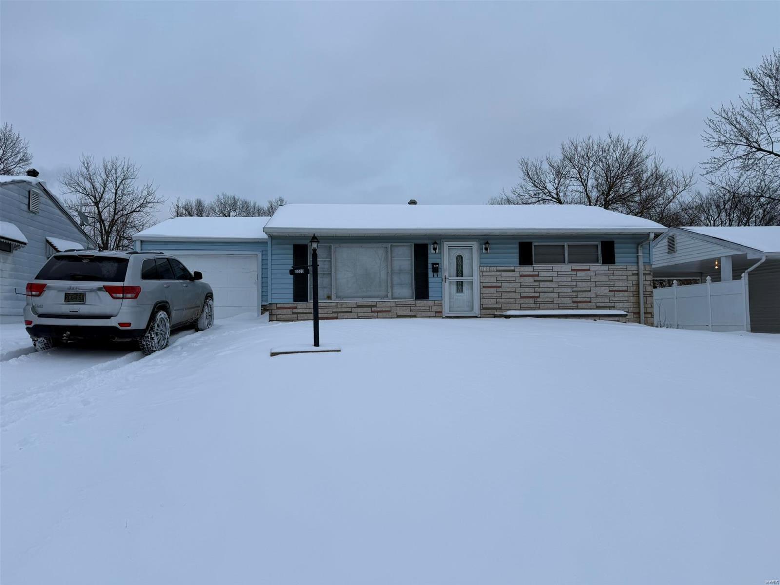 10020 Dellridge Lane Property Photo 1