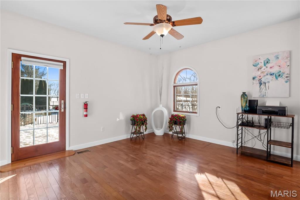 882 Edwards Street Property Photo 12