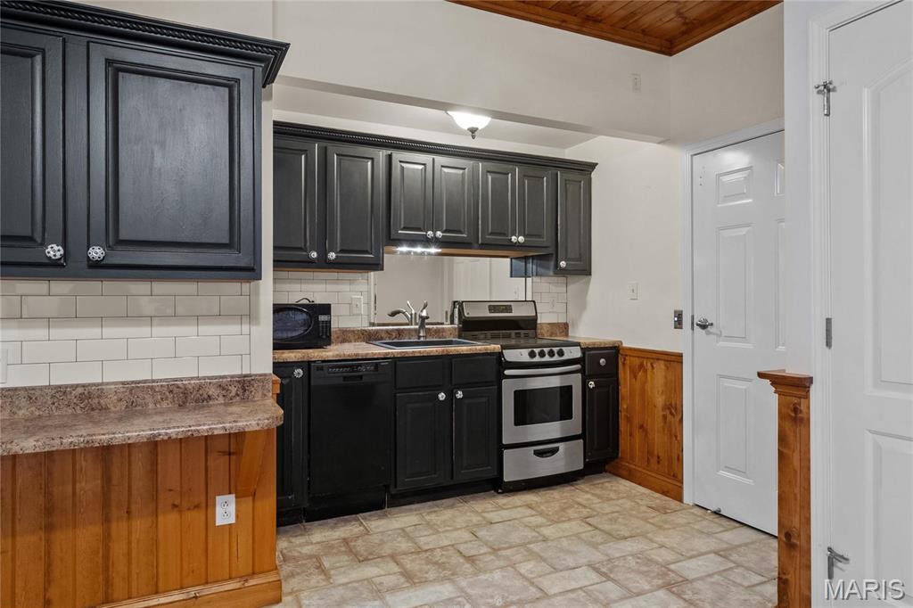 882 Edwards Street Property Photo 37