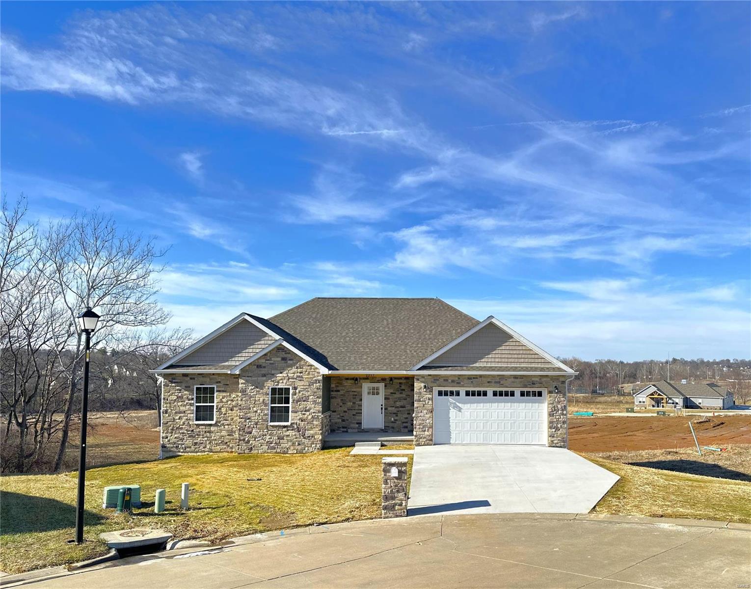 2217 Wind Crest Court Property Photo 2