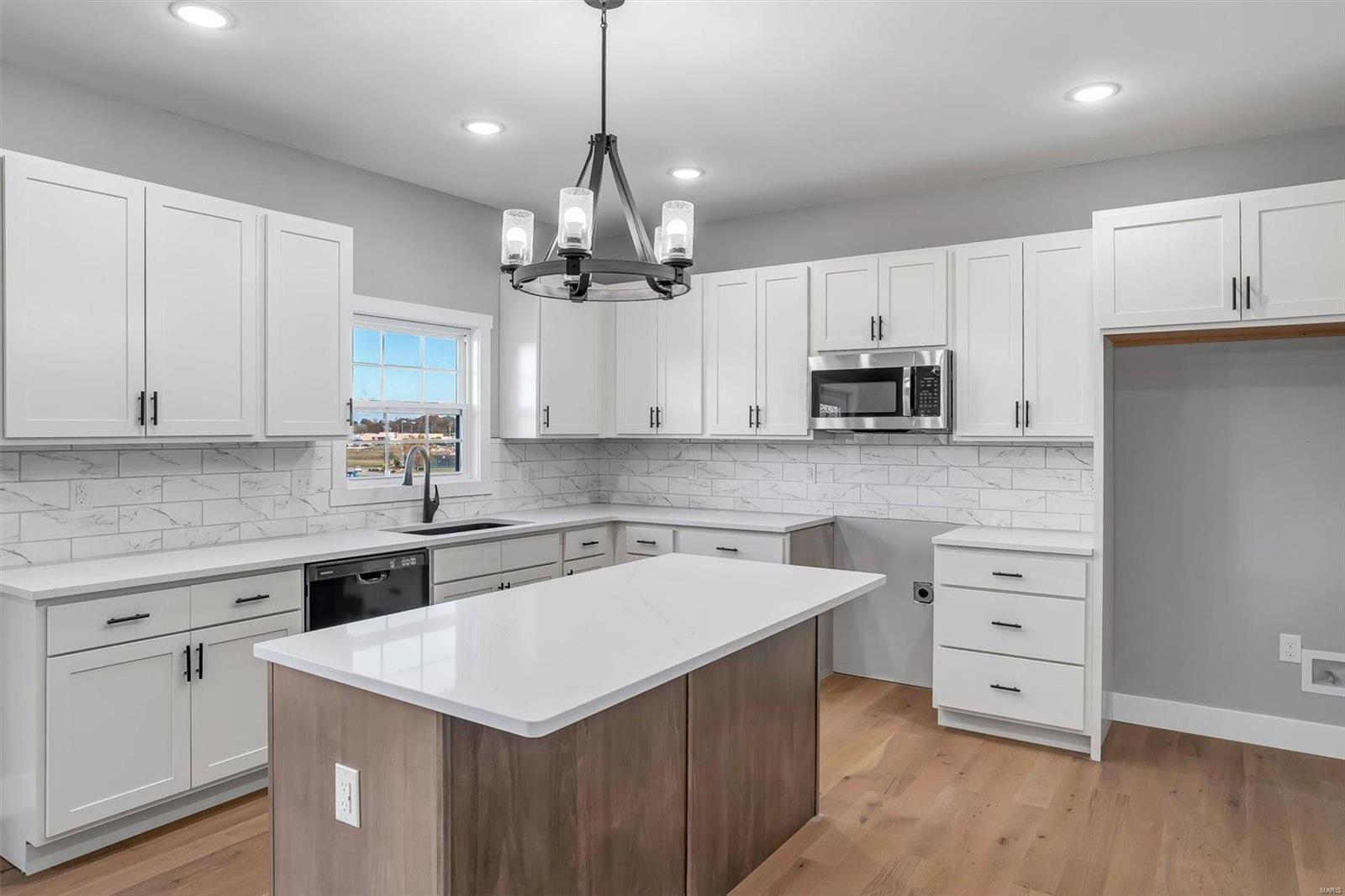 2217 Wind Crest Court Property Photo 15