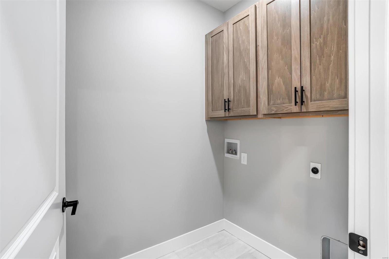 2217 Wind Crest Court Property Photo 27