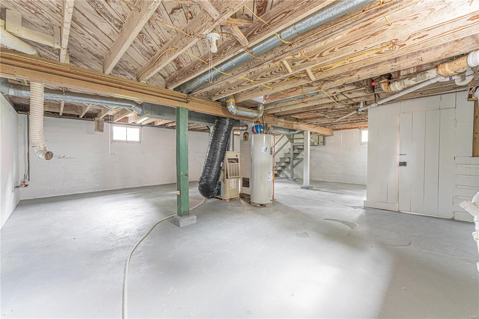553 W 2nd Street Property Photo 19
