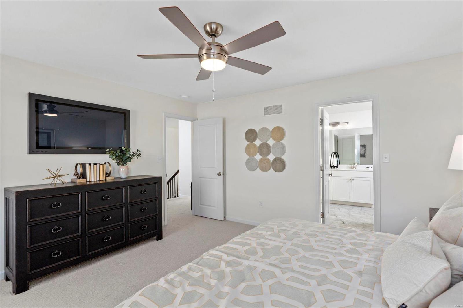 1035 Red Fox Drive Property Photo 14