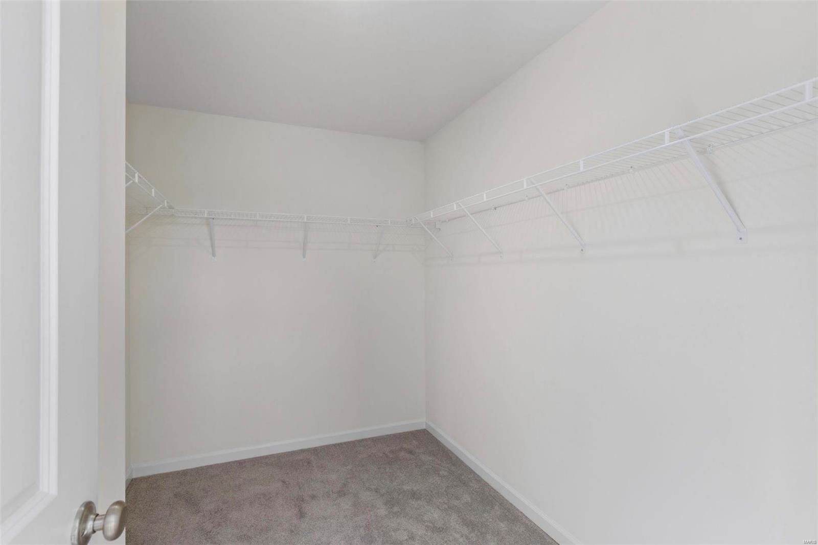 1035 Red Fox Drive Property Photo 17