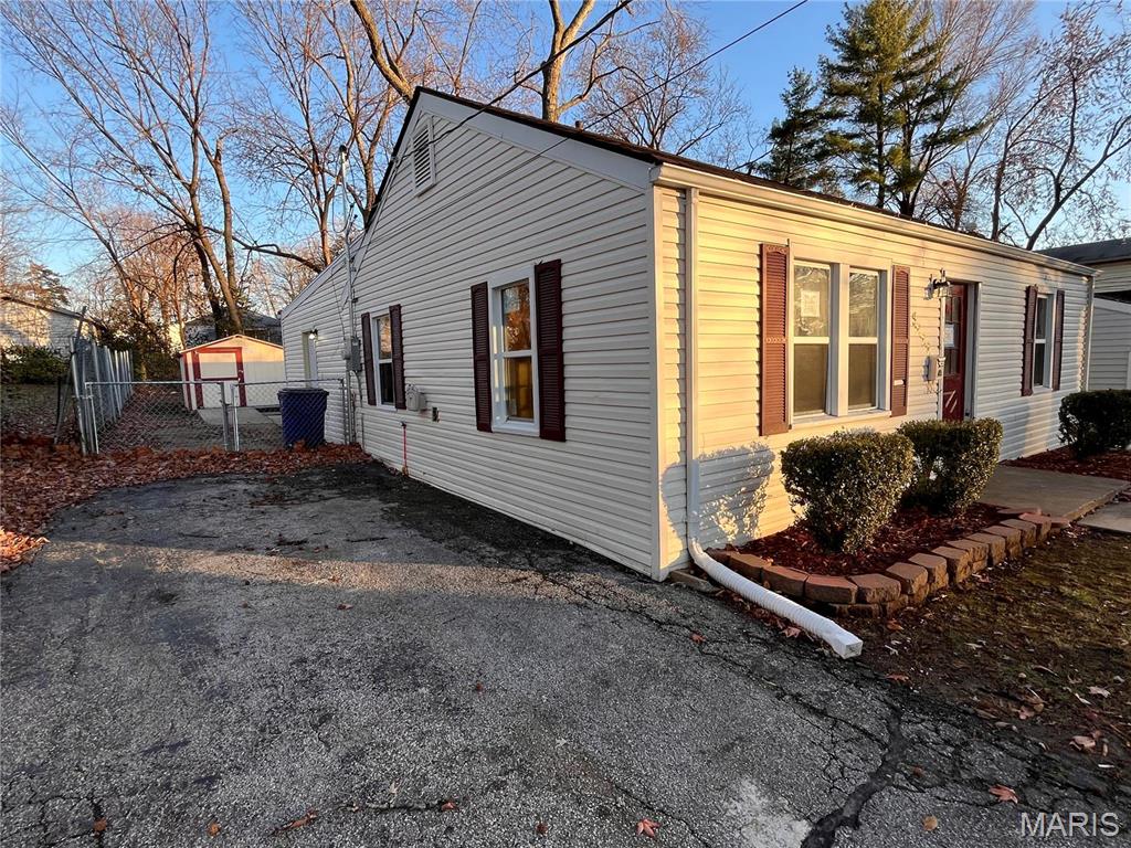 3222 W Tennyson Avenue Property Photo 2