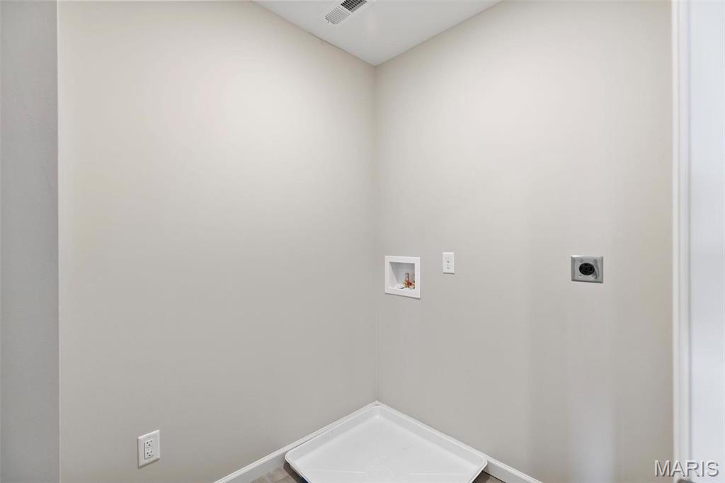 2 Burlington At Liberty Commons Property Photo 8