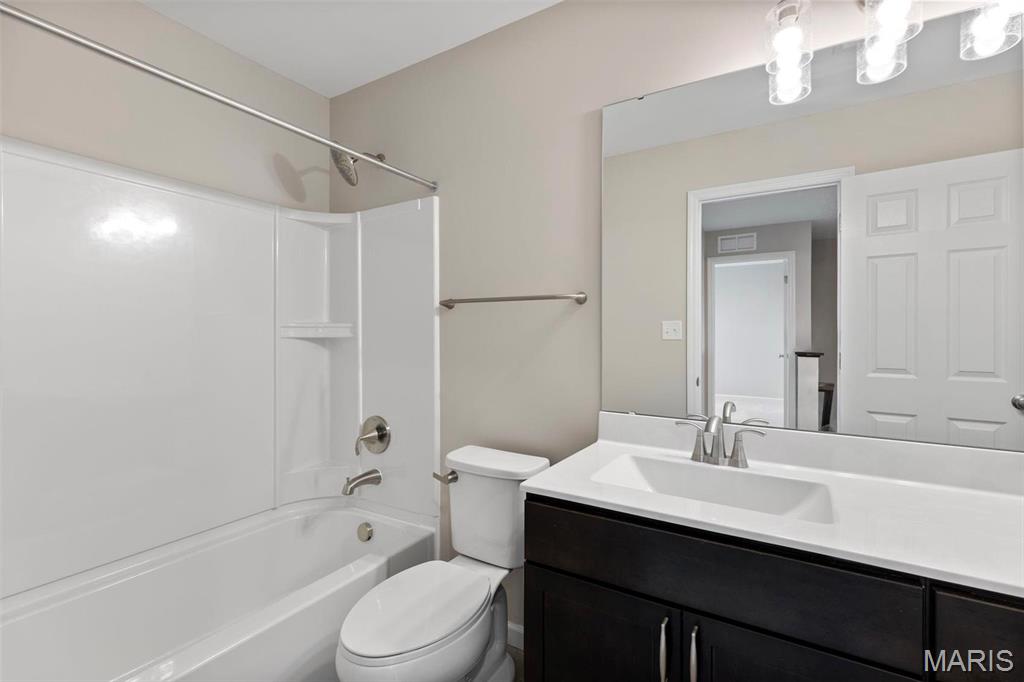 2 Burlington At Liberty Commons Property Photo 9