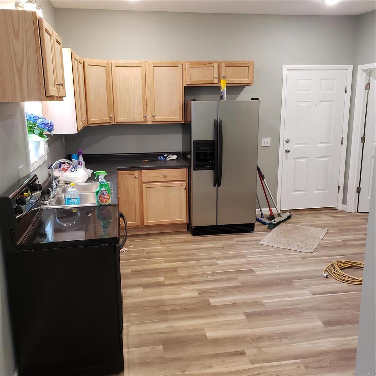 924 College Street Property Photo 2