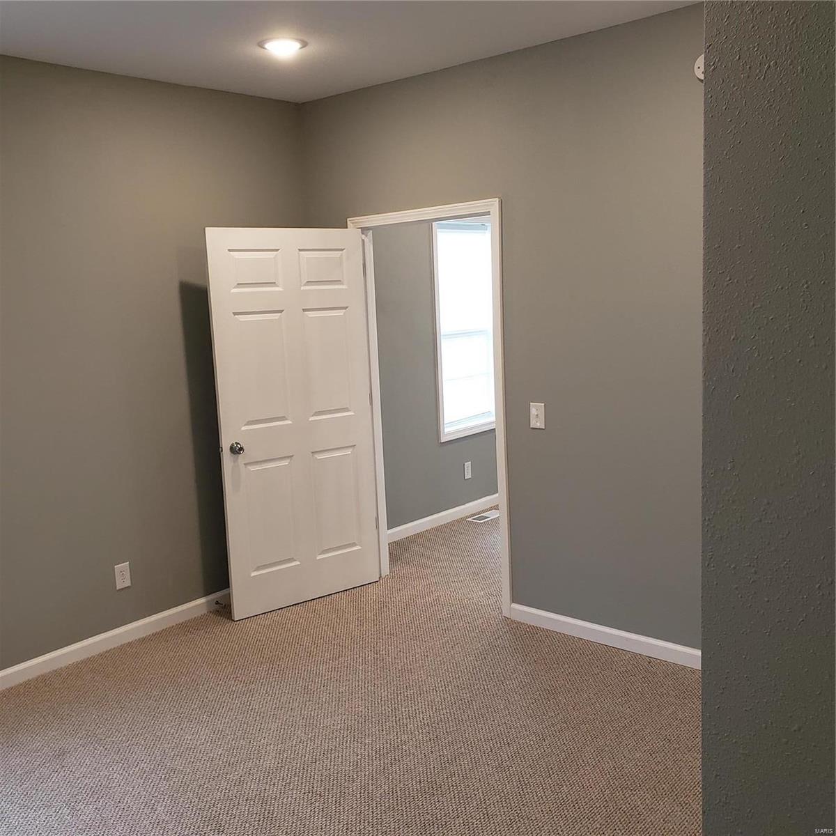 924 College Street Property Photo 9