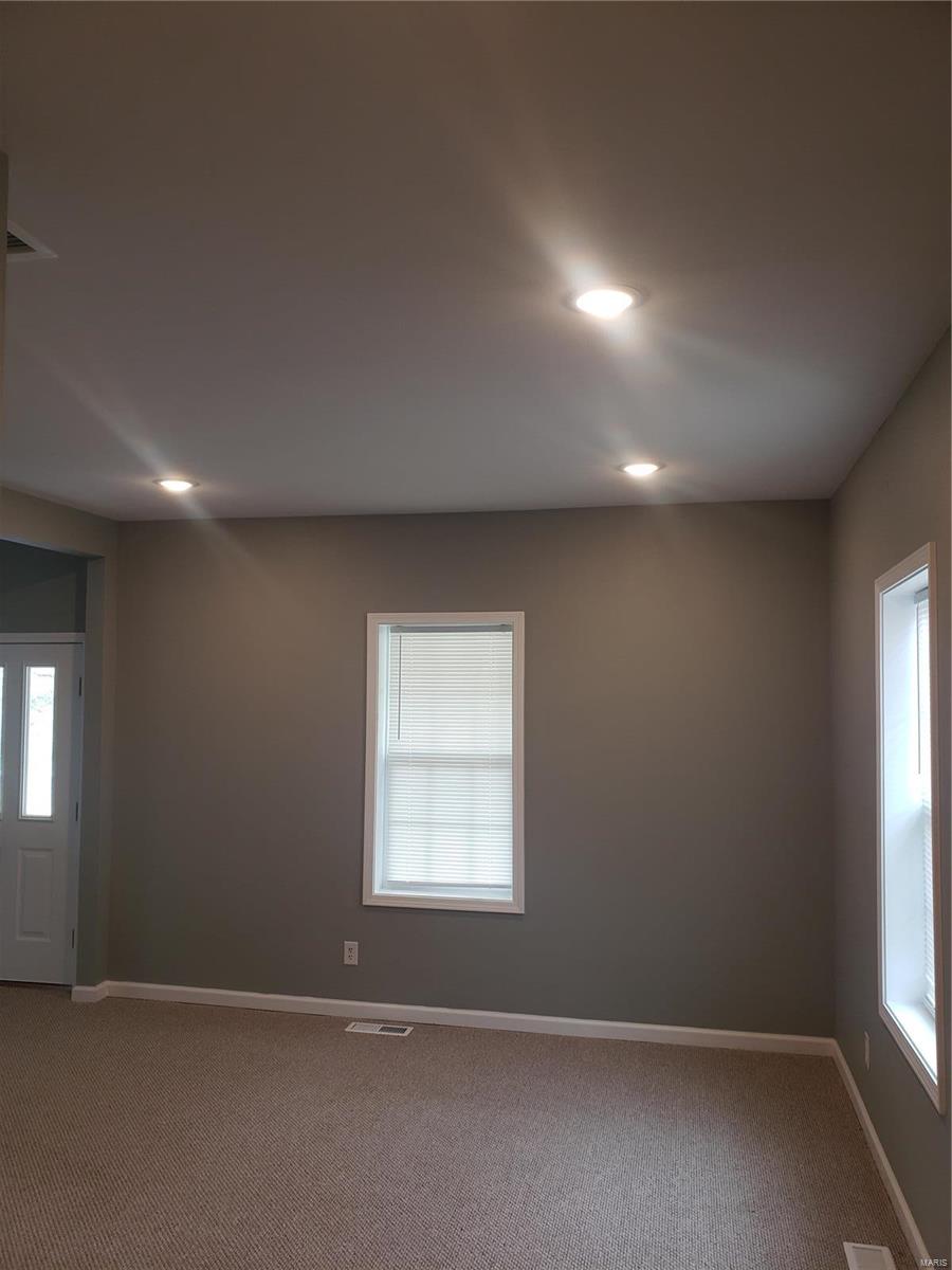924 College Street Property Photo 10