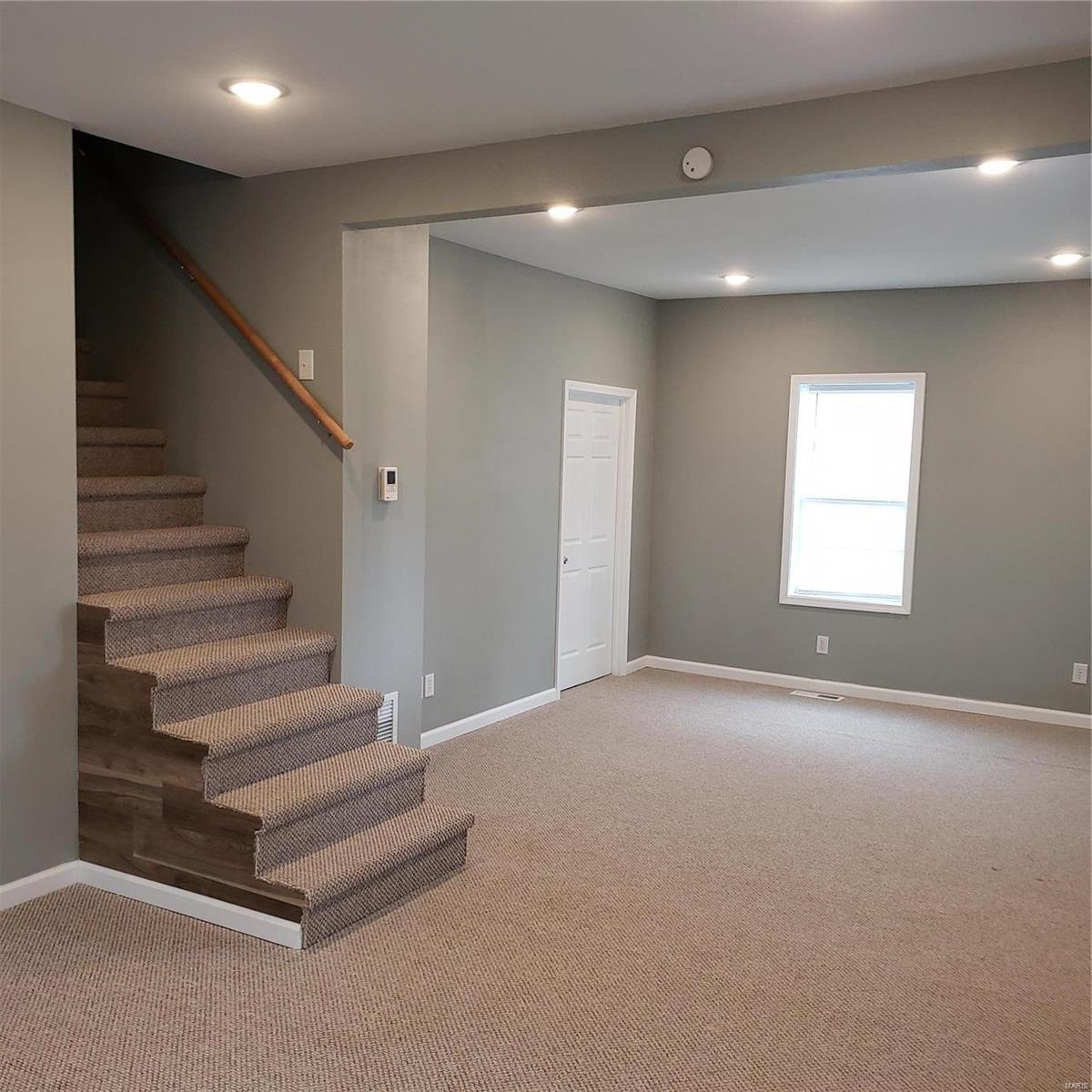 924 College Street Property Photo 13