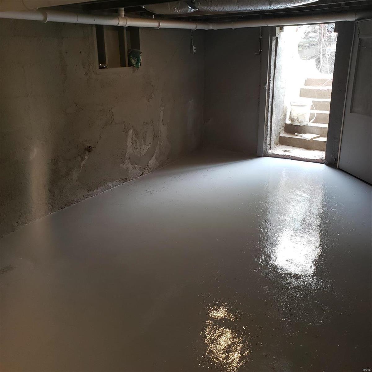 924 College Street Property Photo 14