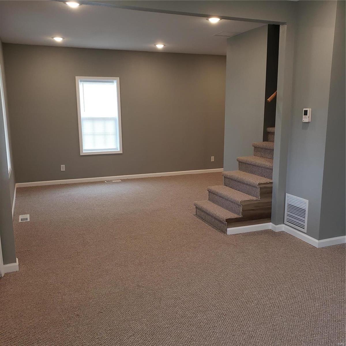 924 College Street Property Photo 15